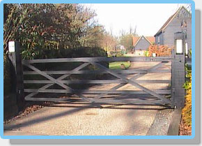 diamondwooden gate