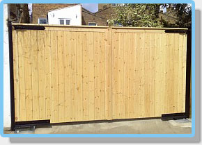 flat-topwooden gate