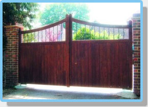 jenniferwooden gate
