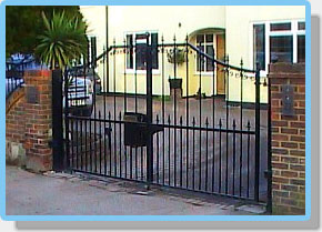 leo metal gate