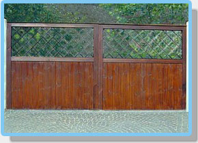 mediciwooden gate